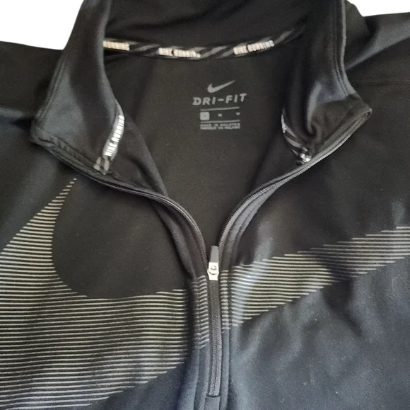 Nike Running Black Dri-Fit Long Sleeve with Silver Swoosh And Thumb Holes - Picture 3 of 5